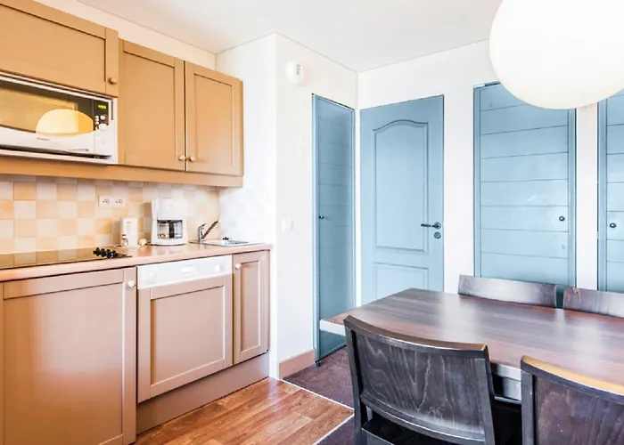 La Marelle Et Le Rami - Maeva